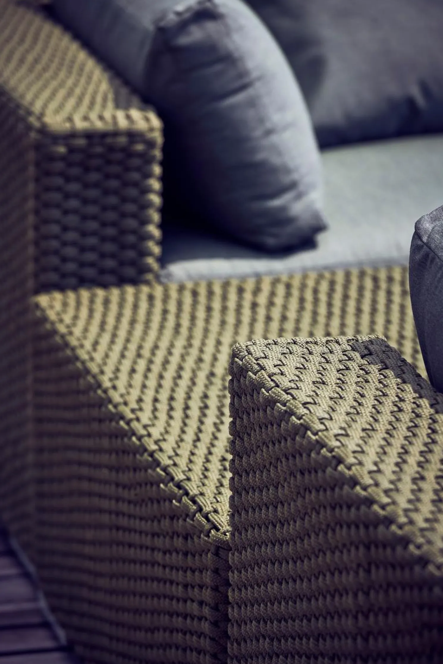 Jan Kurtz Outdoor Couchtisch MERCY ROPE grau