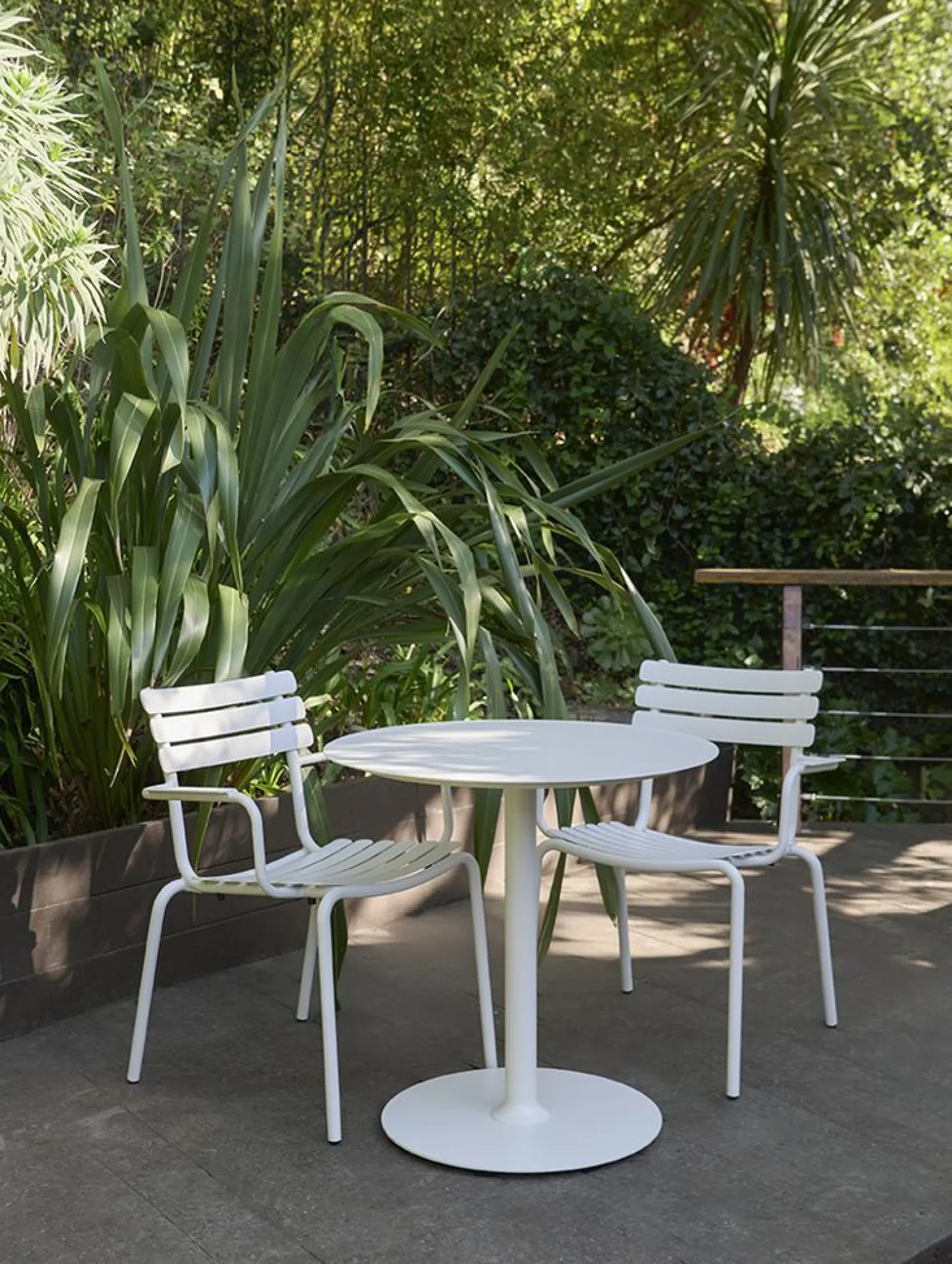 HOUE Pico Cafe-Tisch Outdoor Quadratisch Eisblau Rund Ø 64 cm