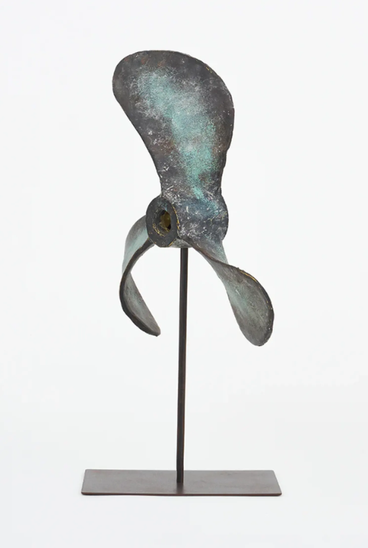 Batela Vintage Schiffsschraube aus Kunstharz auf Metallsockel