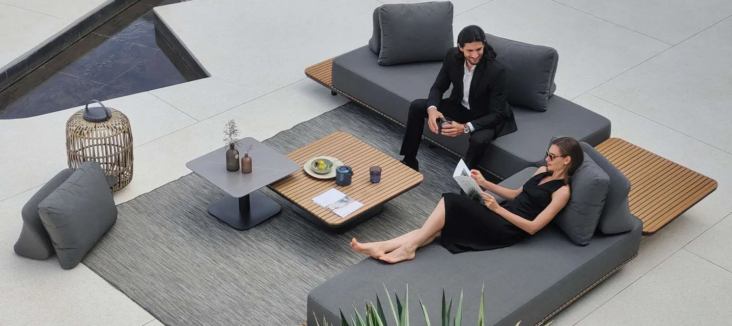 4-M Design New Freedom hoher Coffee Table Outdoor Ivory 59 x 37 cm