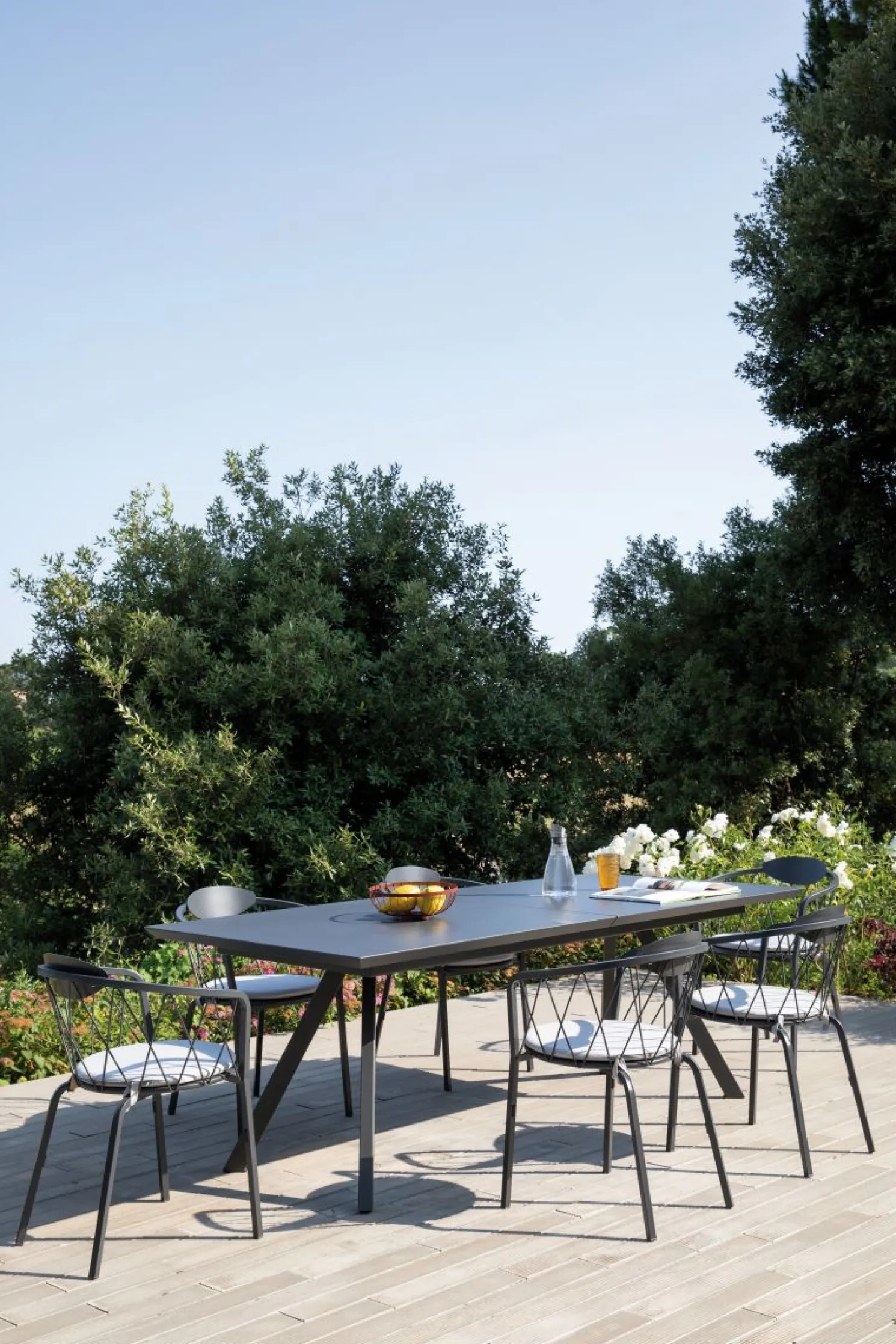 vermobil Moderner Outdoorsessel Daisy stapelbar schwarz