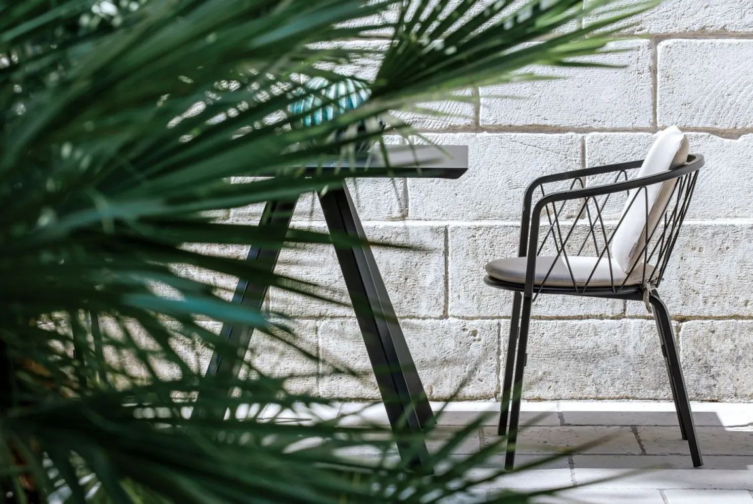 vermobil Moderner Outdoorsessel Daisy stapelbar schwarz