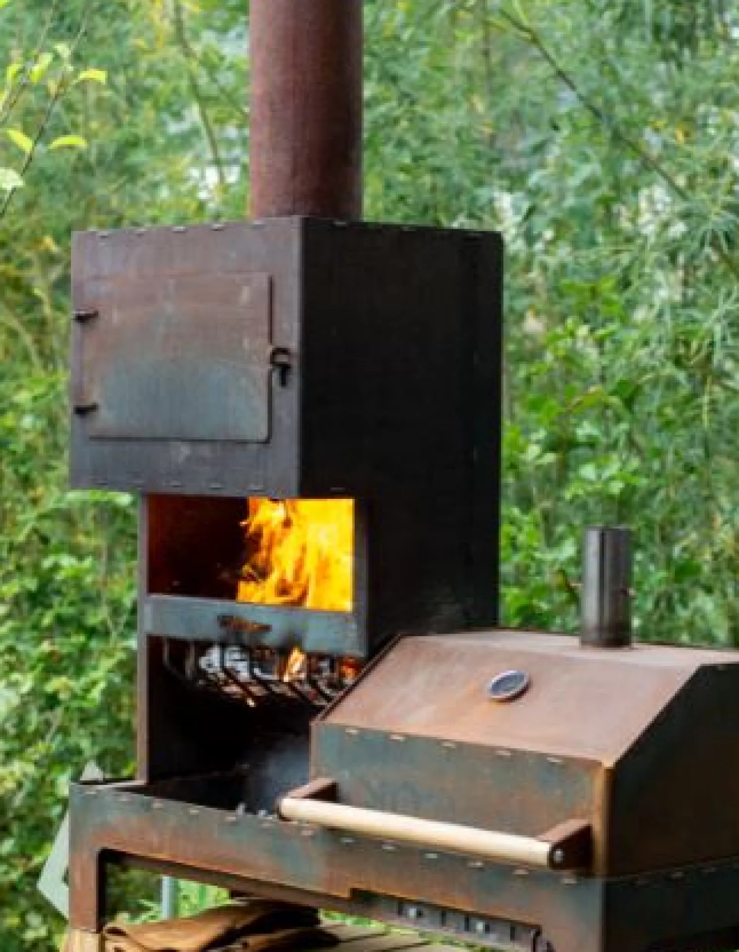 Weltevree Outdooroven XL aus Cortenstahl