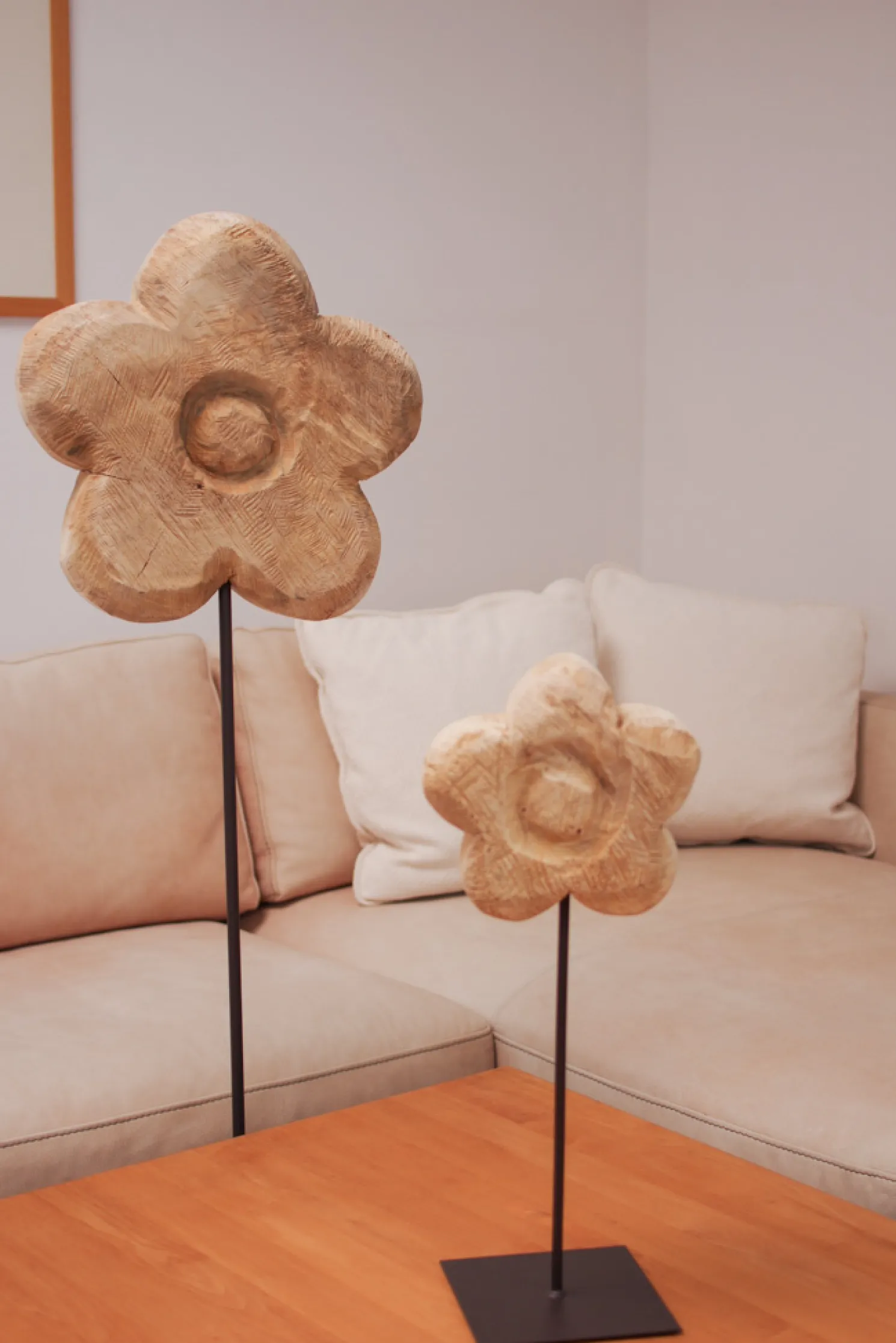 WMG Holzblume auf Metallfuß, Höhe 130 cm