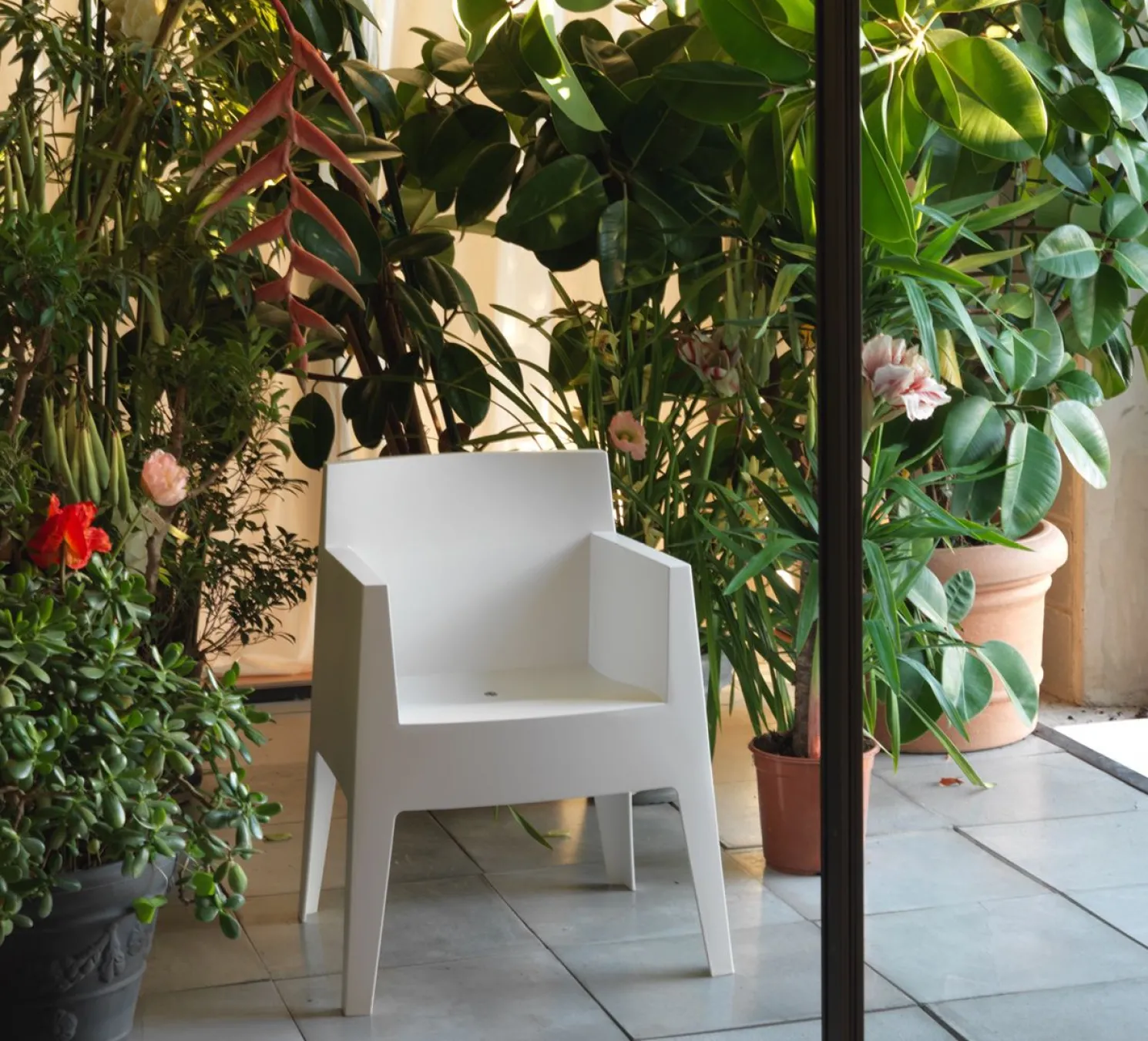 Driade Stapelarmlehnenstuhl Toy Hellgrau