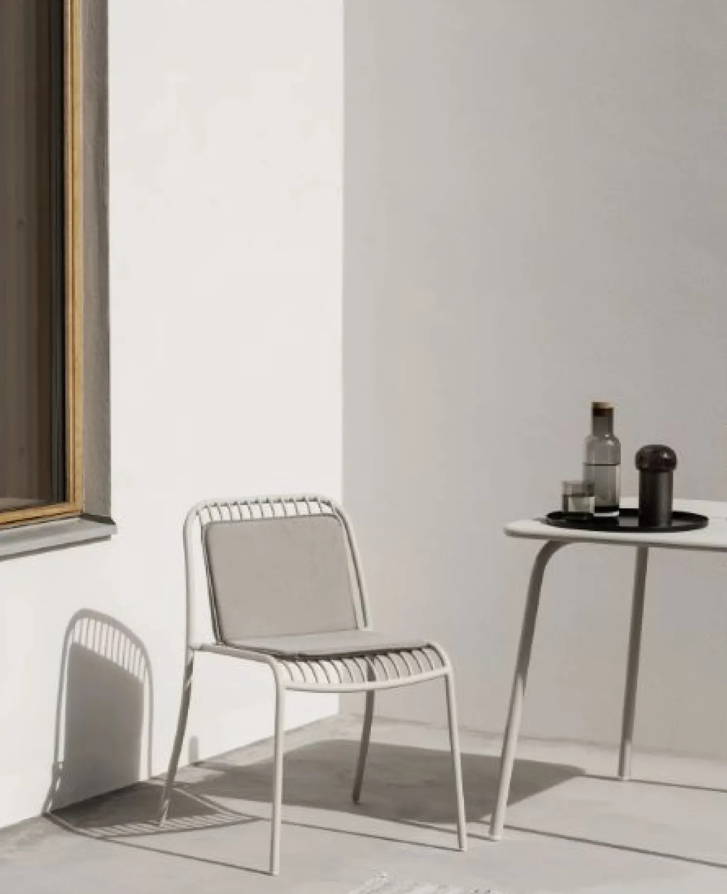 Blomus Pflegeleichter Outdoorstuhl YUA WIRE Silk Gray
