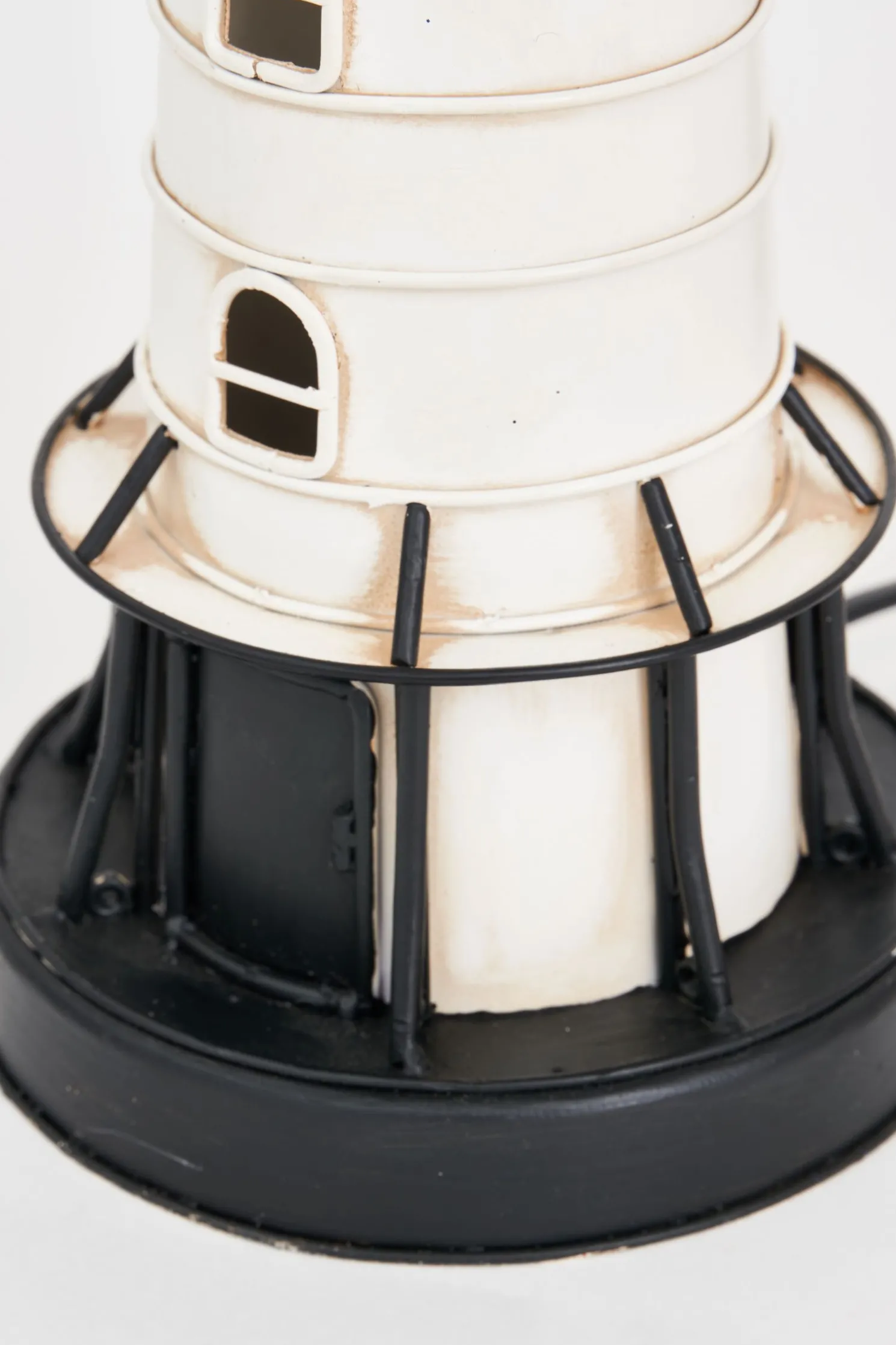 Batela Leuchtturm LED Metall schwarz-weiß, Höhe 32 cm