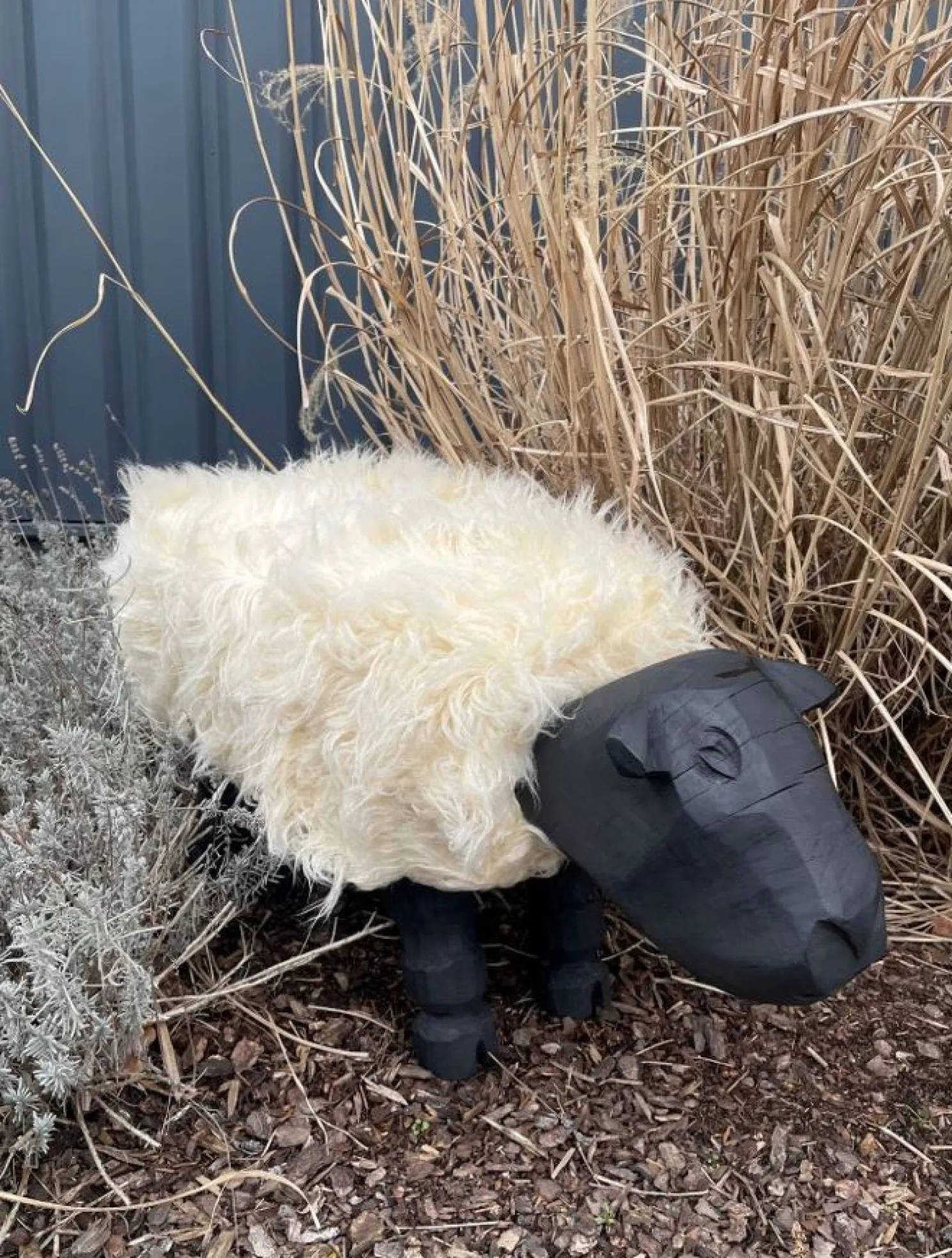 WMG Schaf Hocker Haraldine - schwarzes Schaf