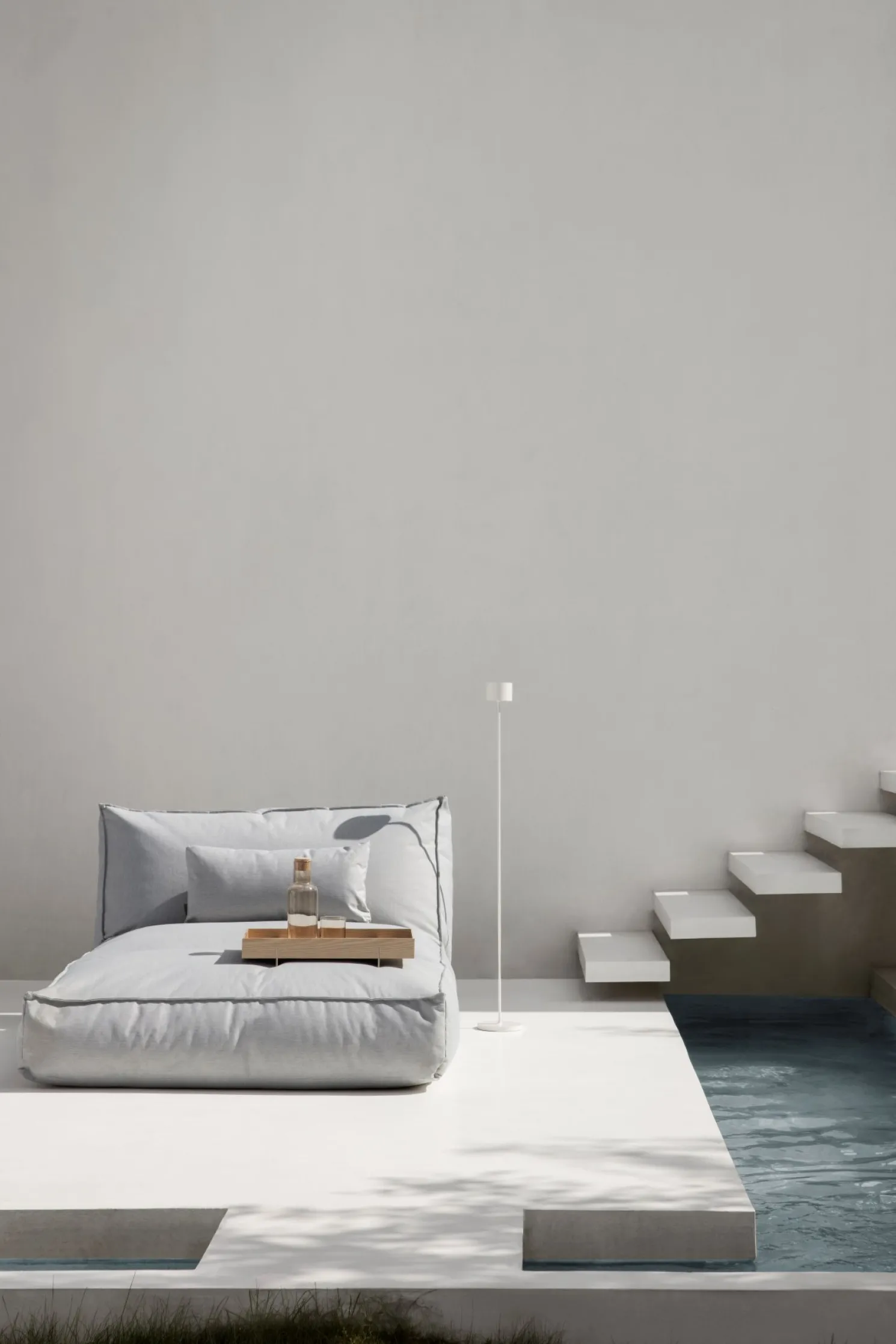 Blomus Sparset Outdoor Bett STAY earth + inkl. gratis Schutzhülle