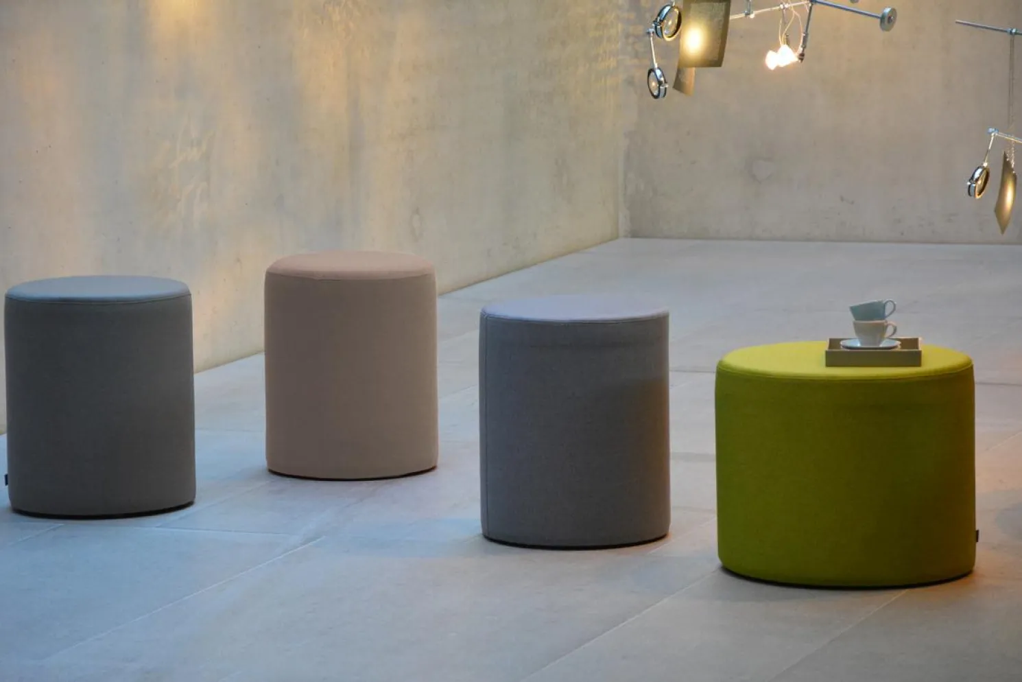 Jan Kurtz RONDO - Sitzwürfel / Pouf beige H: 48 cm D: 40 cm