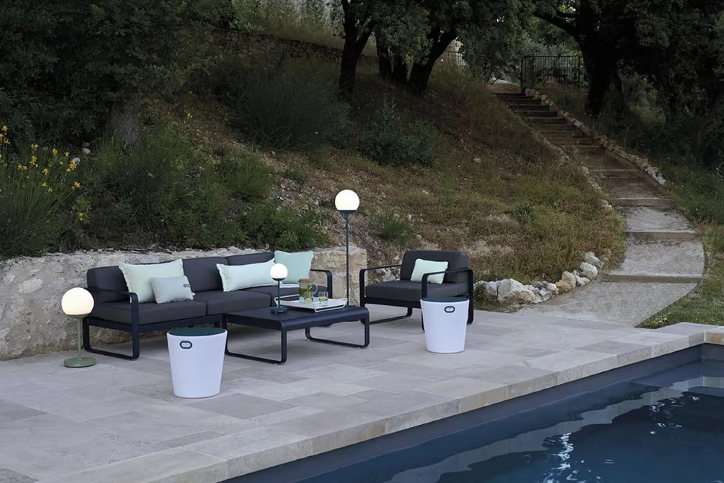 Fermob Bellevie niedriger Lounge-Tisch groß 138 x 80cm Lakritze