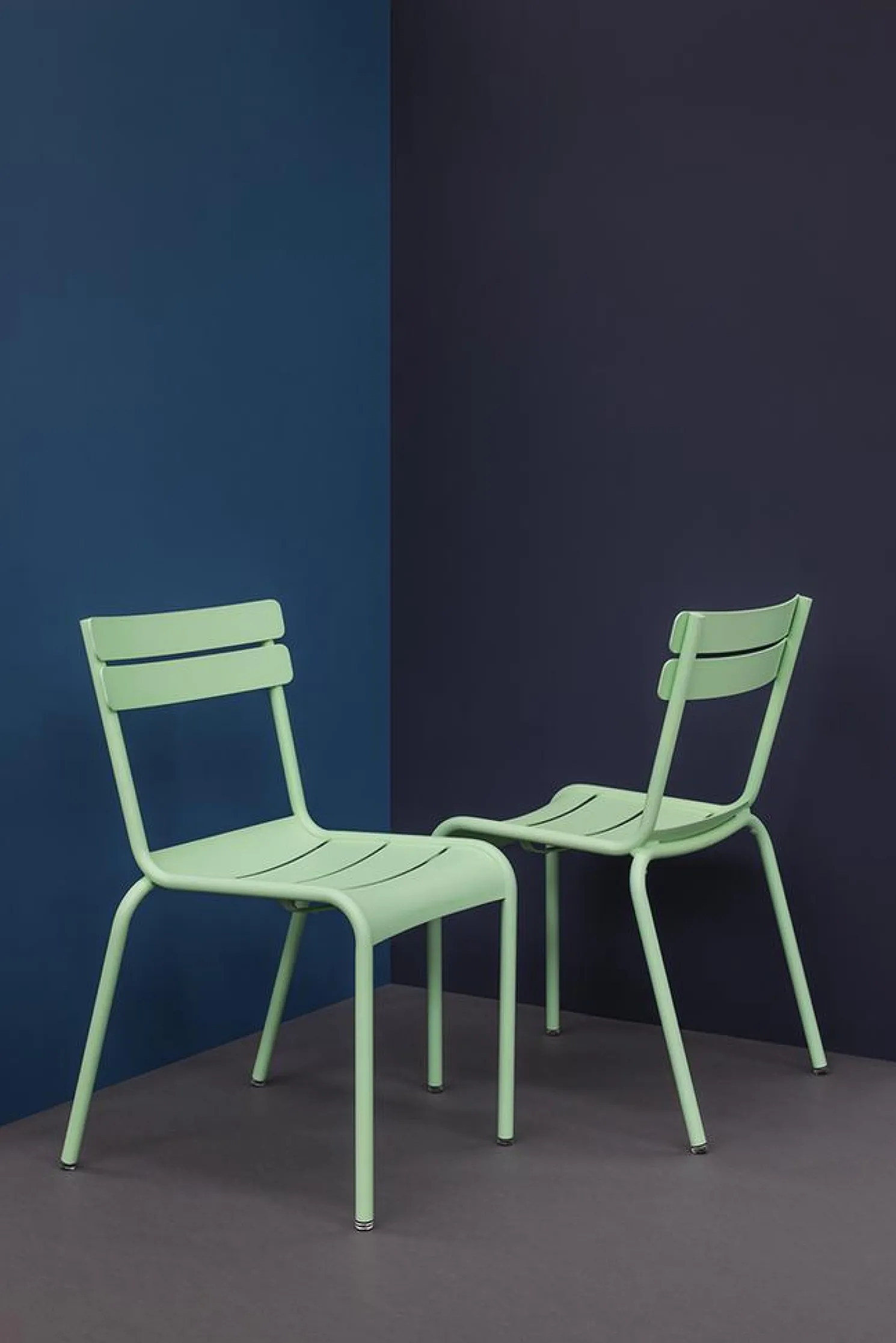 Fermob Luxembourg Stuhl stapelbar Abyssblau