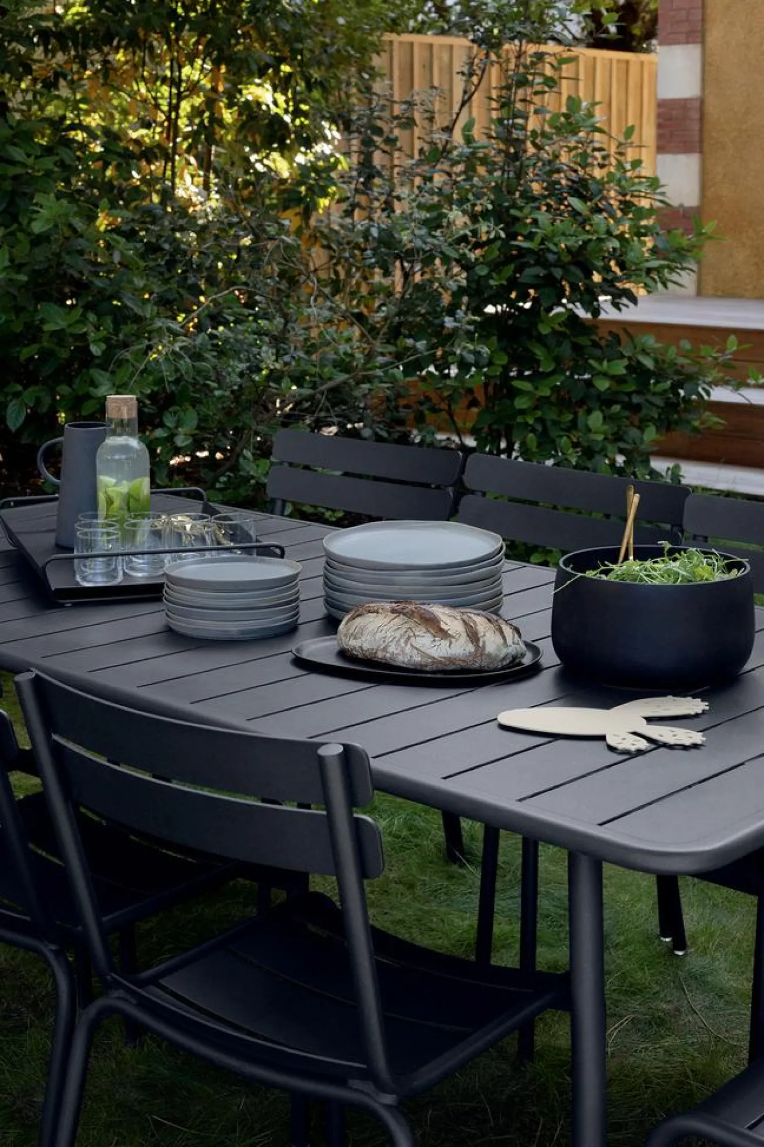 Fermob Luxembourg Tisch 207 x 100 cm Abyssblau