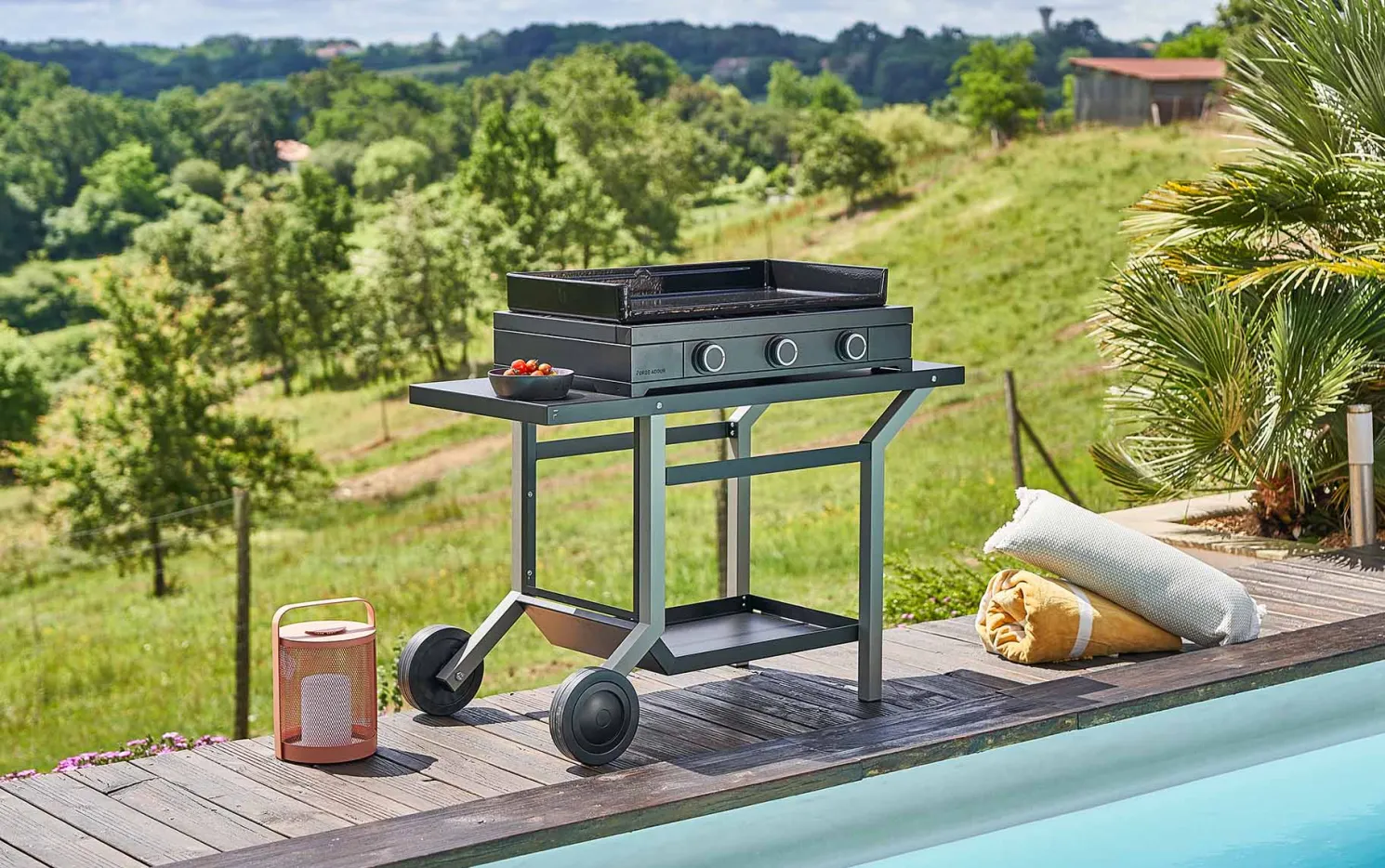 Forge Adour Planchagrill Gas Modern 75 Schwarz auf Rolltisch