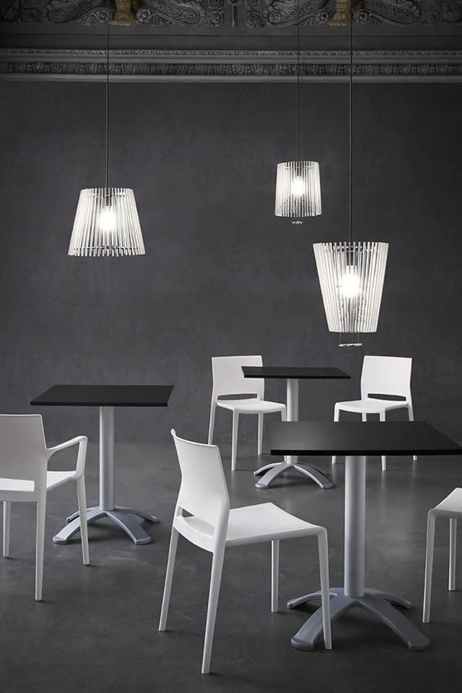 Gaber Bequemer Stapelstuhl mit Armlehne Bakhita B salbeigrün