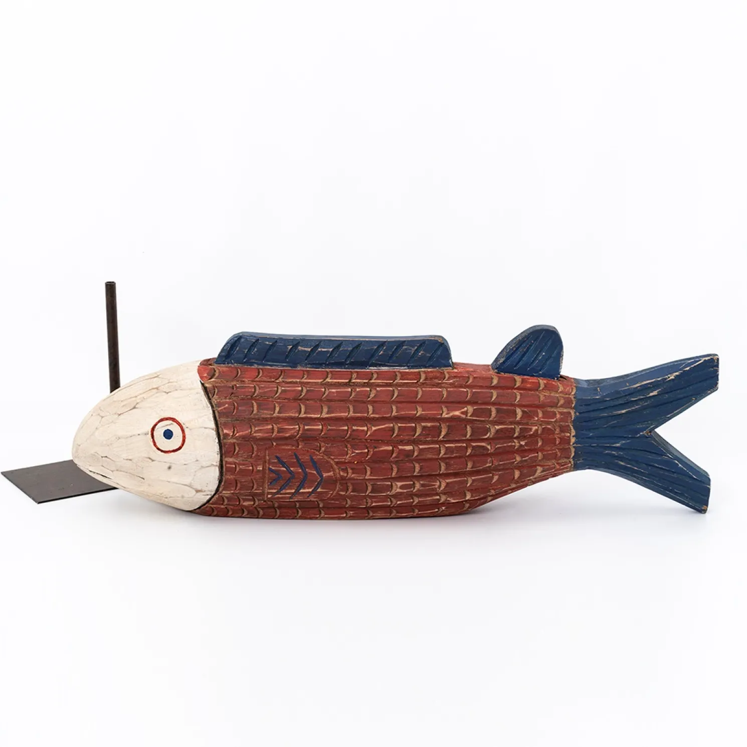 Batela Fisch in Holz in leuchtenden Farben geschnitzt rotbraun