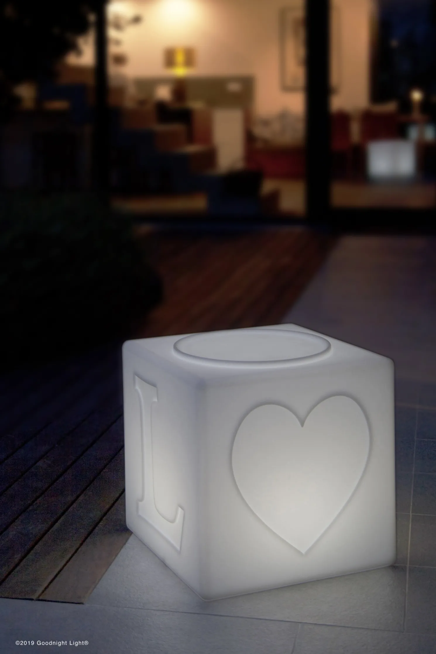 GOODNIGHT-light® Leuchtwürfel Oudoor "LOVE Lamp" Höhe 43 cm