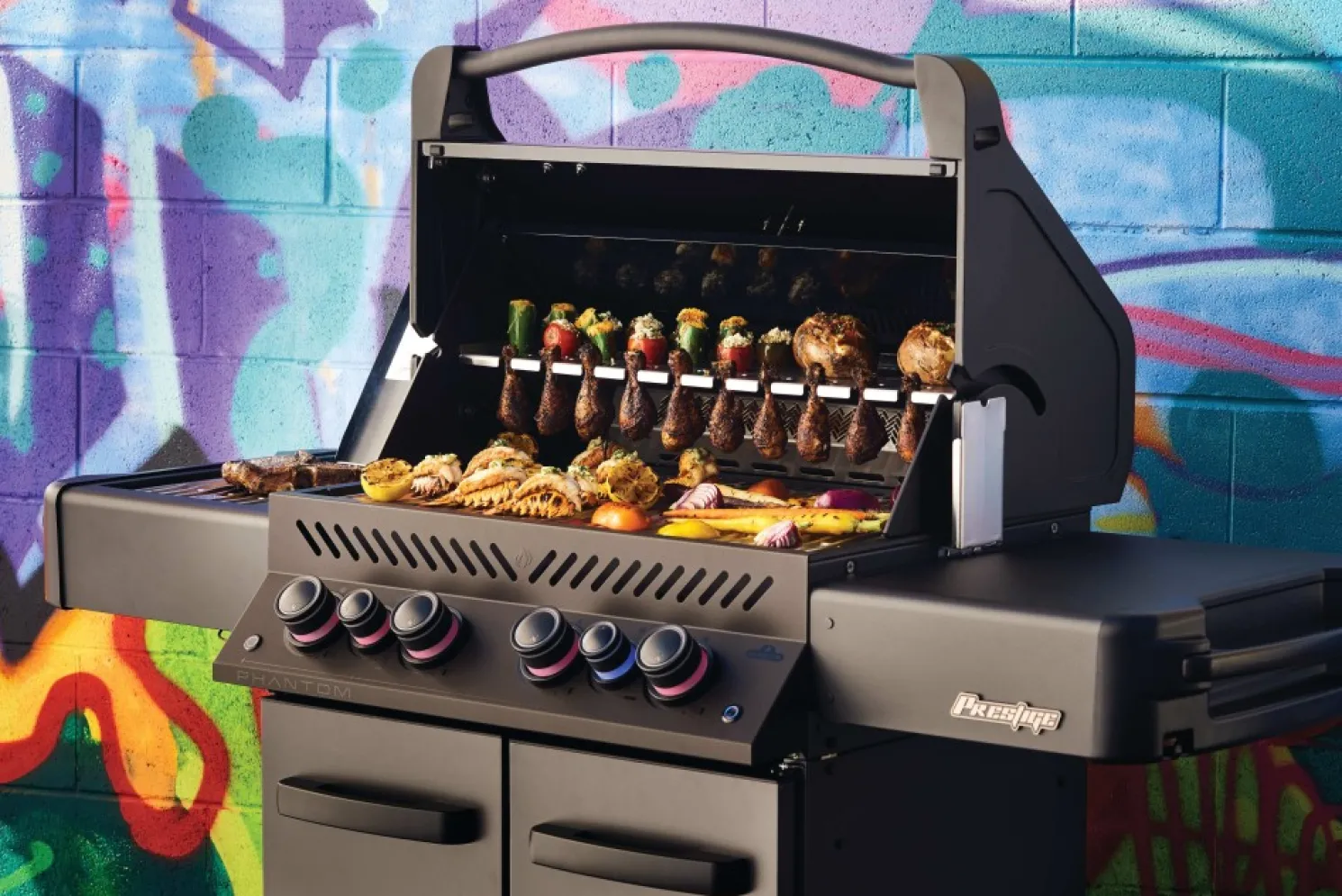 Napoleon Schwarzer Gasgrill PHANTOM PRESTIGE® 500 RSIB mit Infrarot Seiten- und Rückbrennern