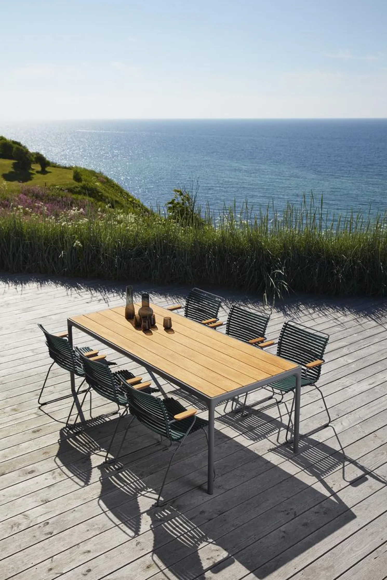 HOUE Outdoor Esstisch Four - graues Gestell 90 x 90 cm