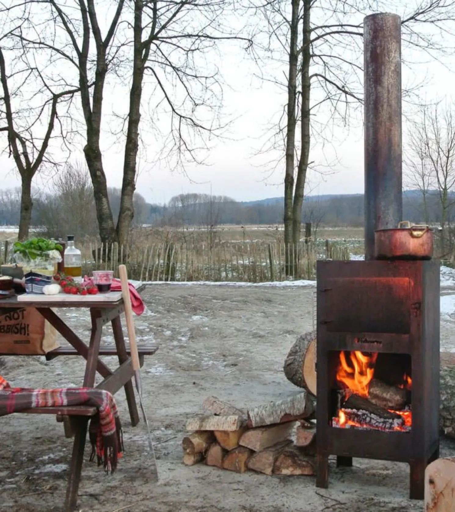 Weltevree Outdooroven Ofen - Sparset Der Allrounder ( zusätzlich: Kaminhaube + Pizzaschaufel + Kochbuch + Ofentür )