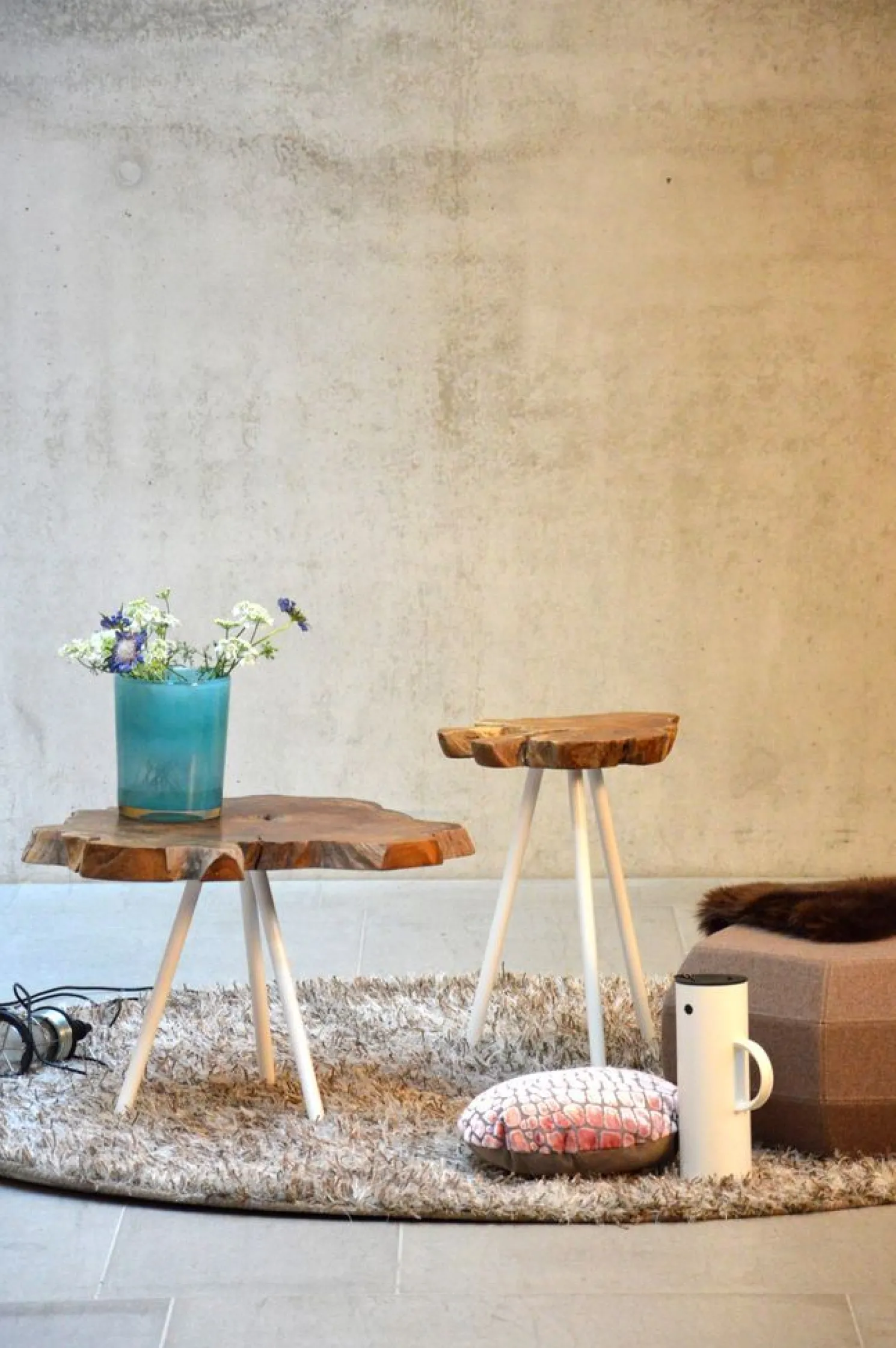 Jan Kurtz Beistelltisch Riff Tief Gestell Weiß Platte Ø60 Teakwurzel natur