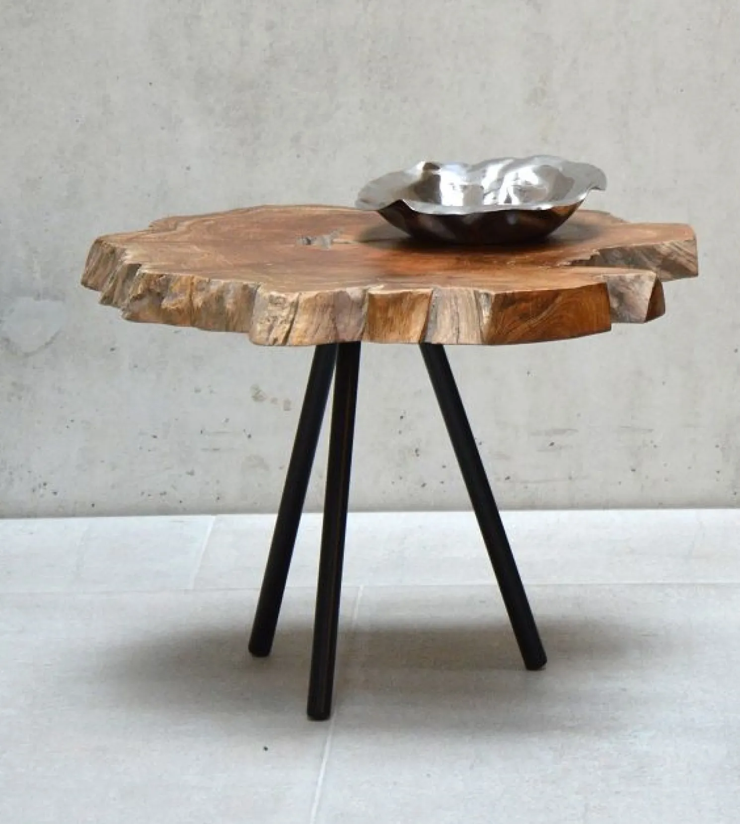 Jan Kurtz Beistelltisch Riff Tief Gestell Weiß Platte Ø60 Teakwurzel natur