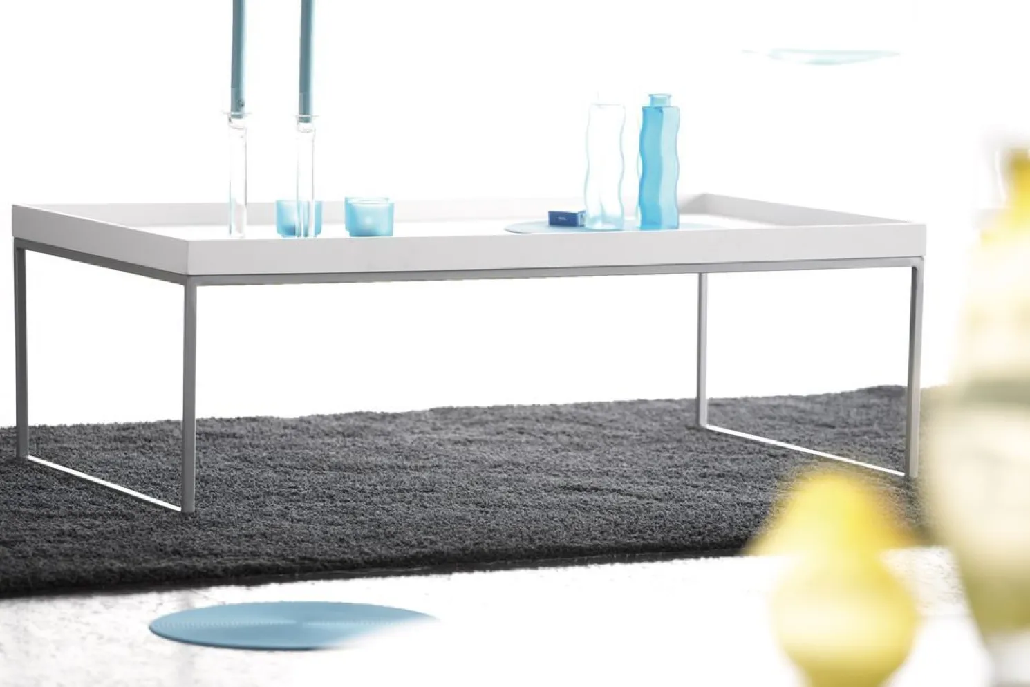 Jan Kurtz Couchtisch Pizzo Lang Tablett Weiß / Gestell Lunasilber