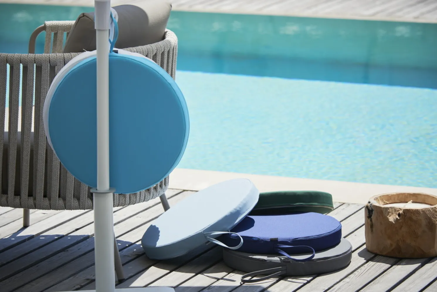 Jan Kurtz Sun Poolkissen rund dunkelgrün