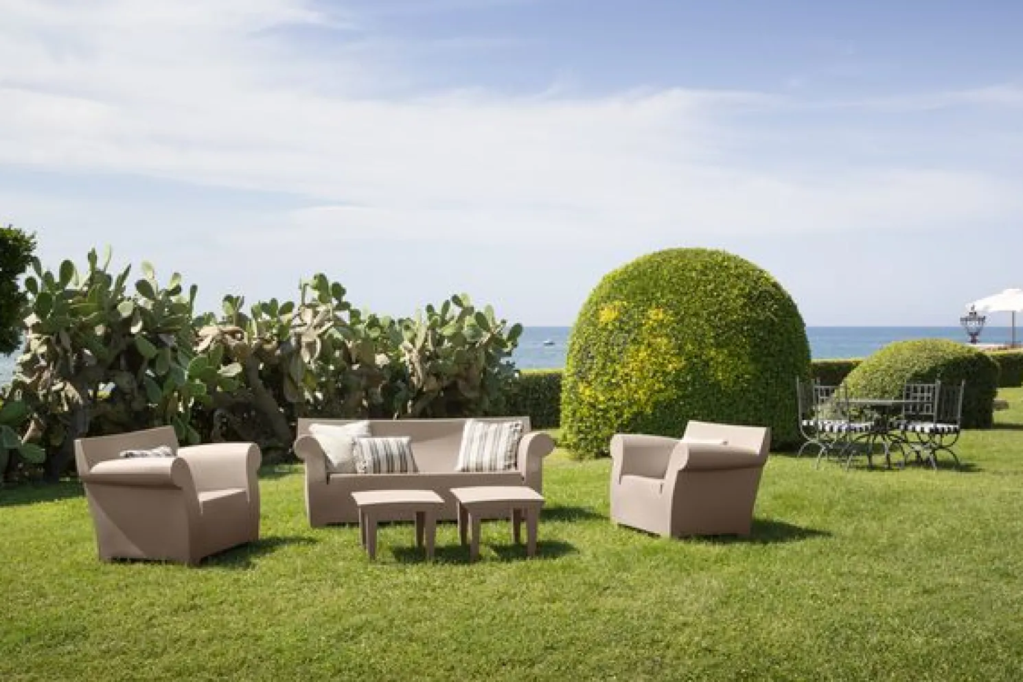 Kartell Bubble Club Outdoorsofa schwarz