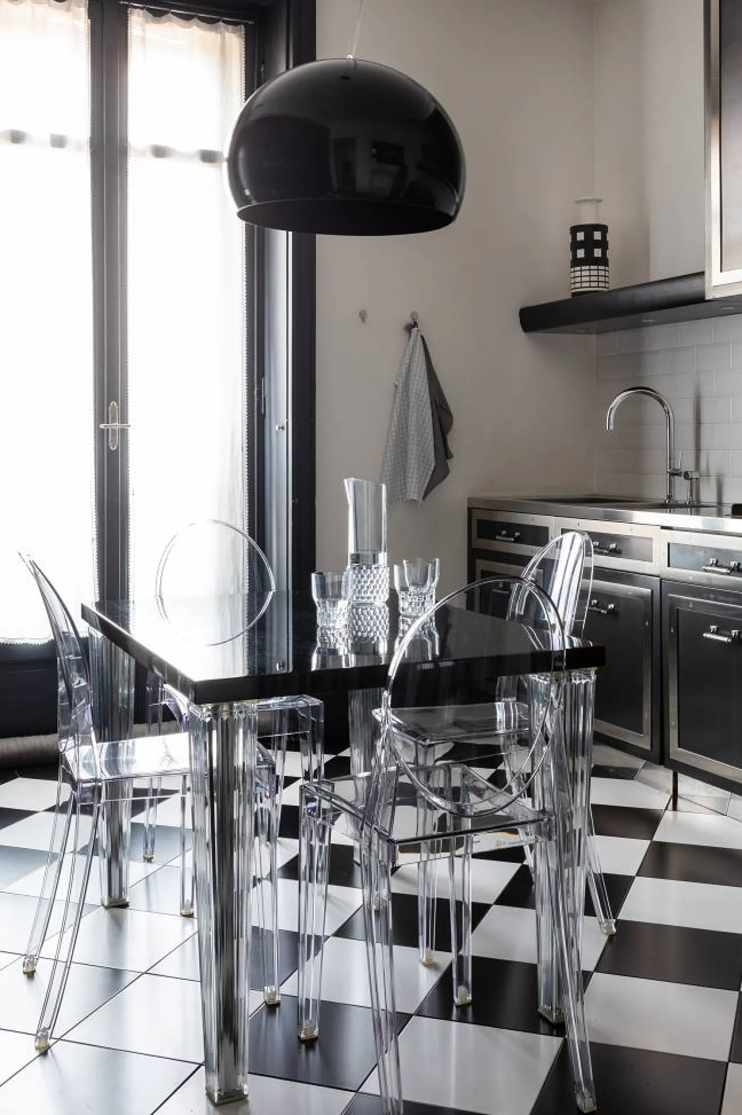 Kartell Victoria Ghost Stuhl mit Rückenlehne glasklar