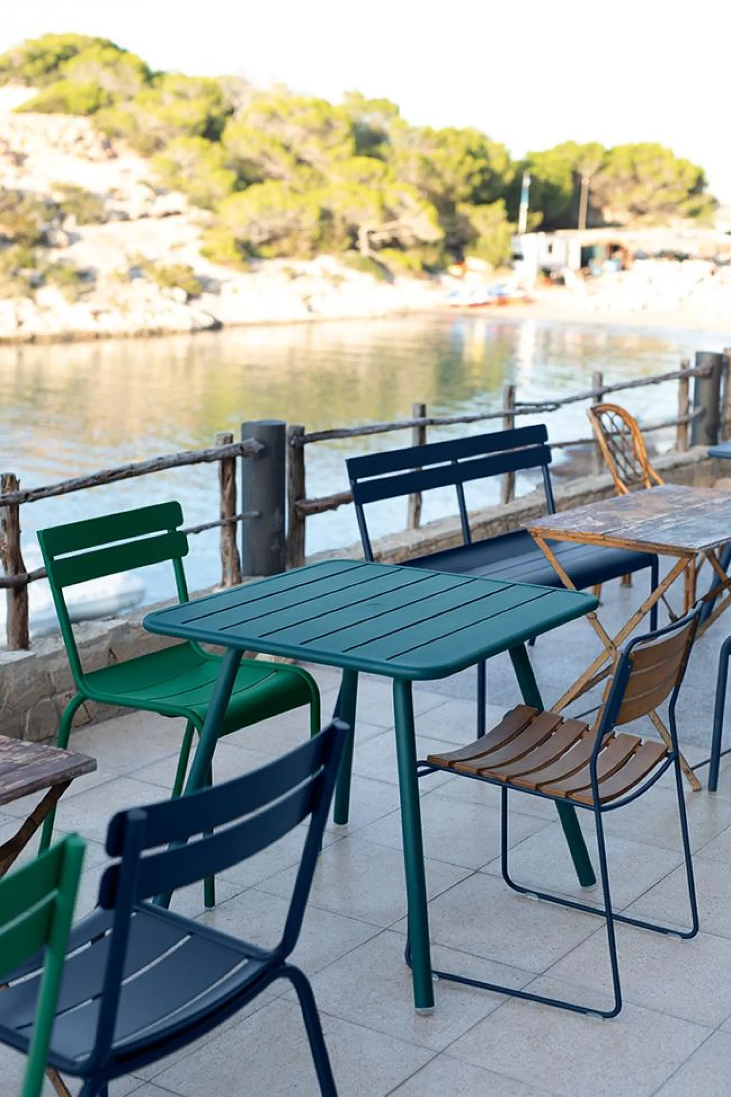 Fermob Luxembourg Tisch 80x80 4-Beine Acapulcoblau