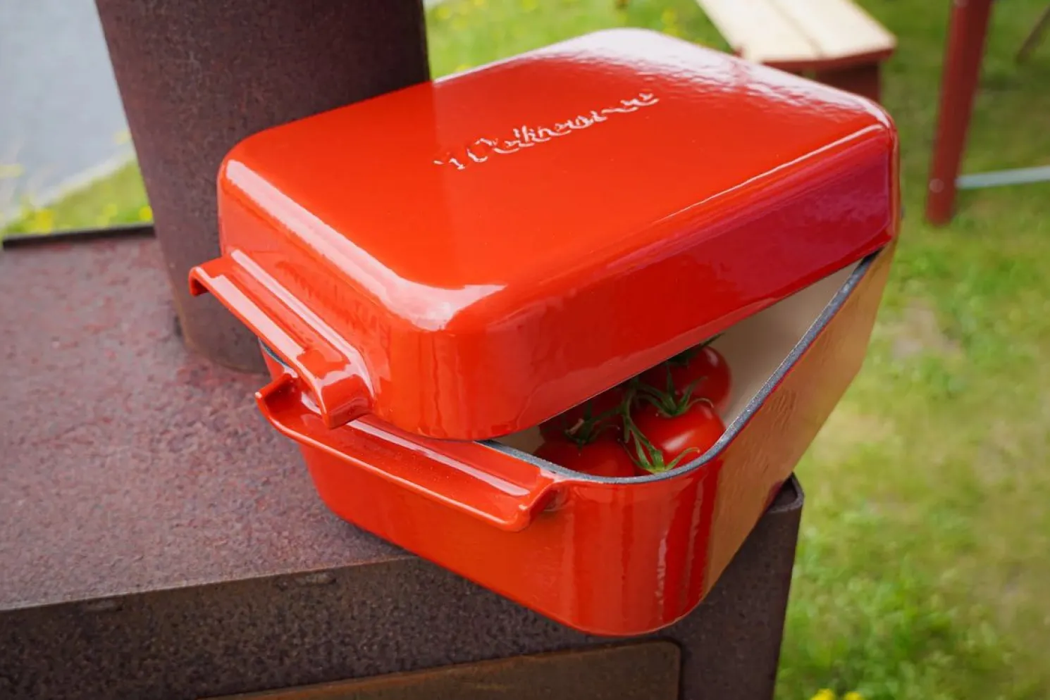 Weltevree Oven Dish - rote Auflaufform aus Stahl