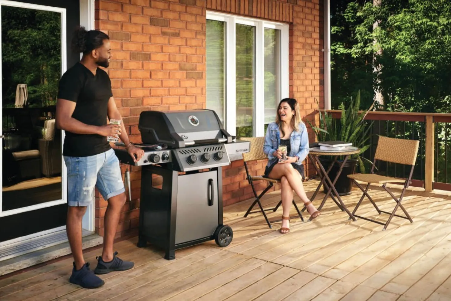 Napoleon FREESTYLE 365 DSIB- Gasgrill mit Infrarot-Seitenbrennern