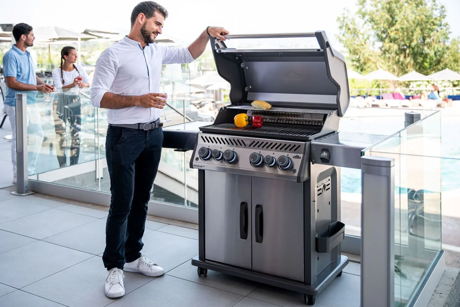 Napoleon Propangasgrill ROGUE® SE 525 RSIB mit Infrarot-Seiten und Rückbrennern