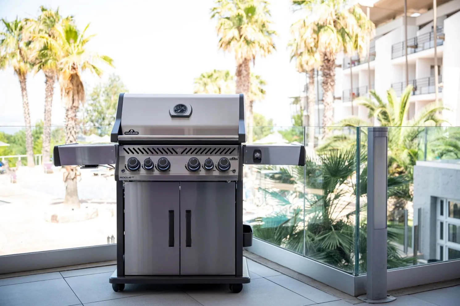 Napoleon Propangasgrill ROGUE® SE 525 RSIB mit Infrarot-Seiten und Rückbrennern