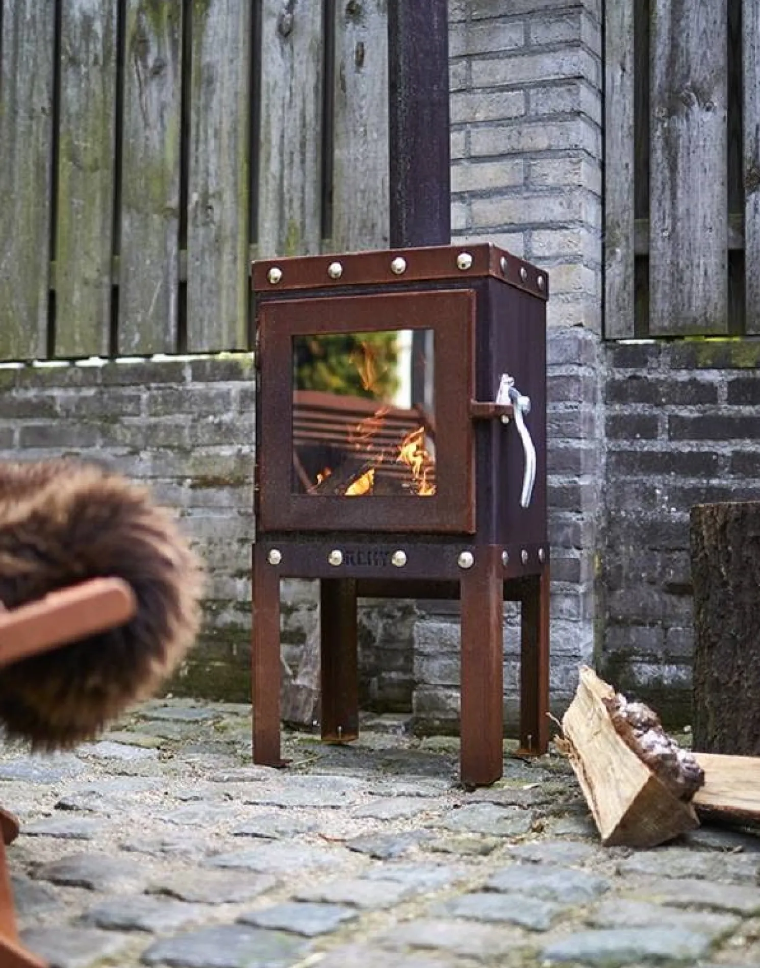 RB73 Ofen für den Garten - Piquia - Cortenstahl, 4 Beine 118 cm Rohr