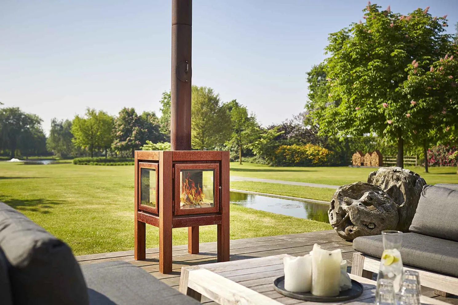 RB73 Quaruba Terrassenkamin Corten-Stahl Ohne Rollen L 1 Seite Glas