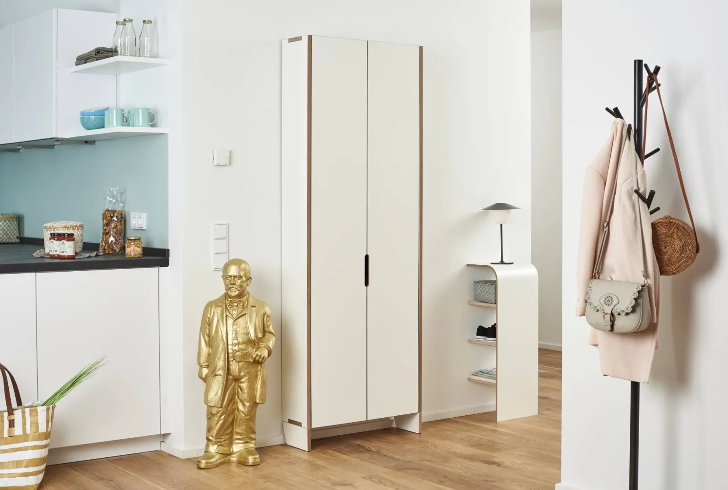 Tojo Flachmann Schrank