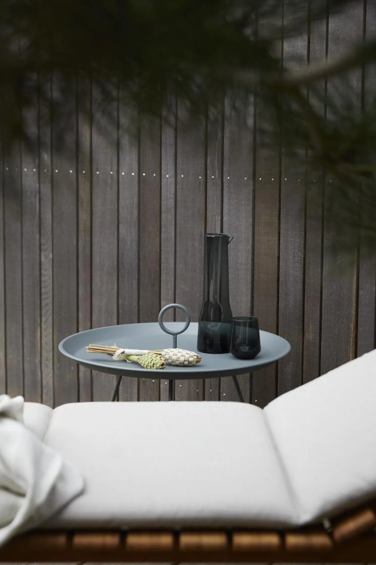 HOUE Outdoor Beistelltisch Eyelet pistaziengrün H:46,5 x D:45 x W:45