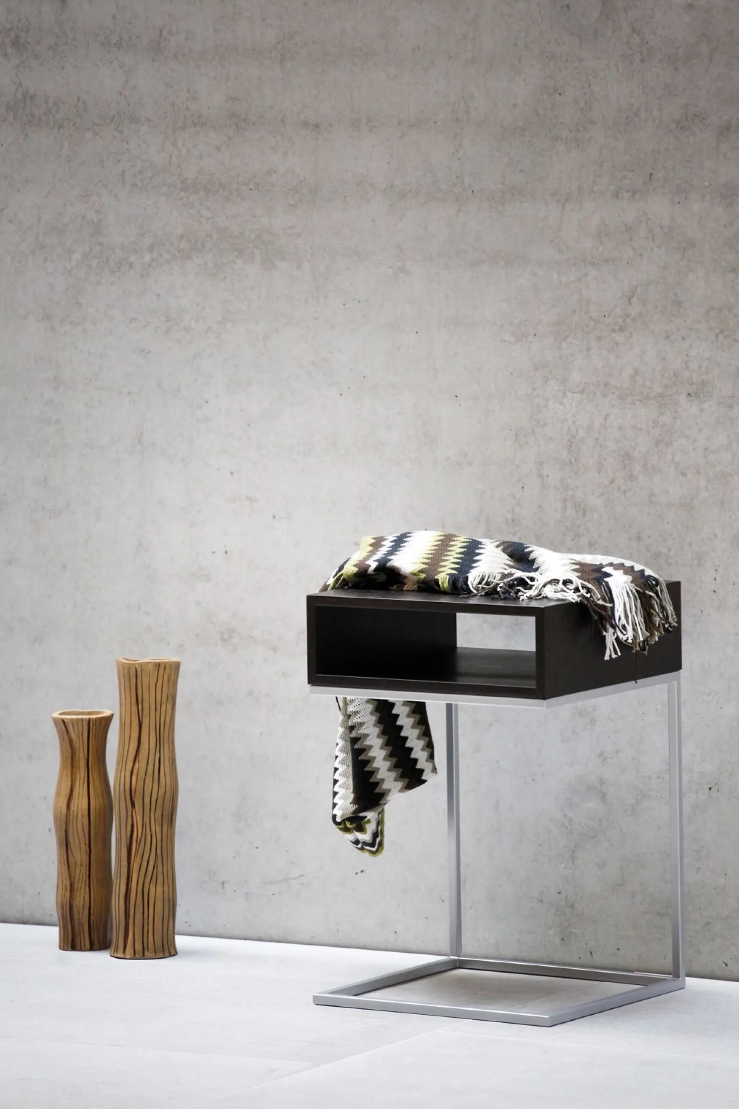 Jan Kurtz Beistelltisch Dina U Form Ablage Wenge / Gestell Lunasilber