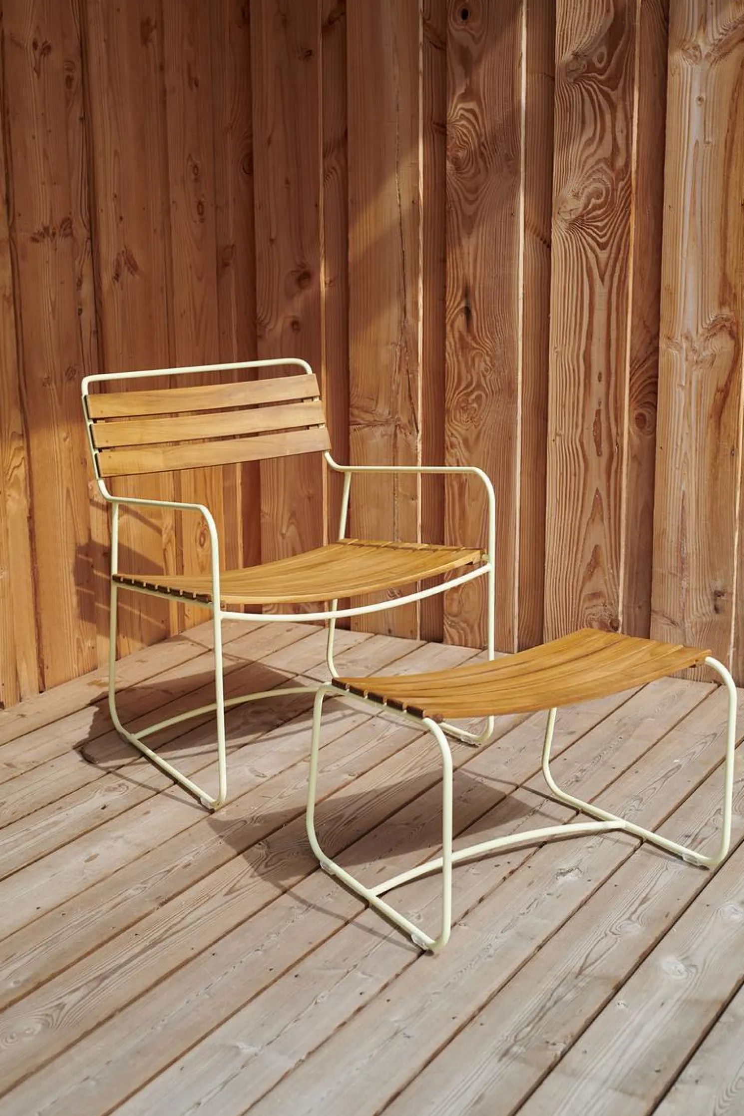 Fermob Surprising Teak-Sessel Pesto