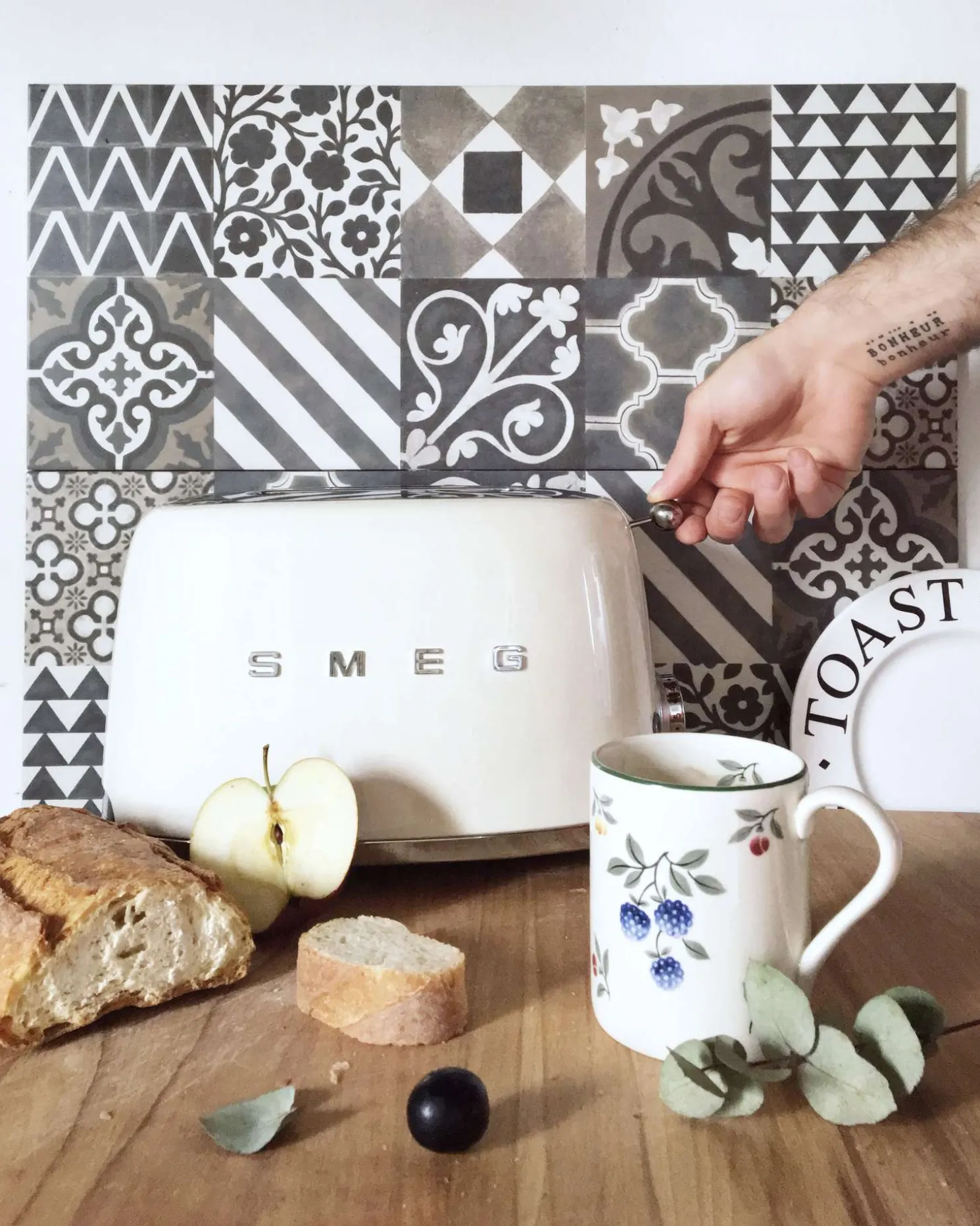 Smeg Kompakter Retro 2-Schlitz-Toaster Weiß