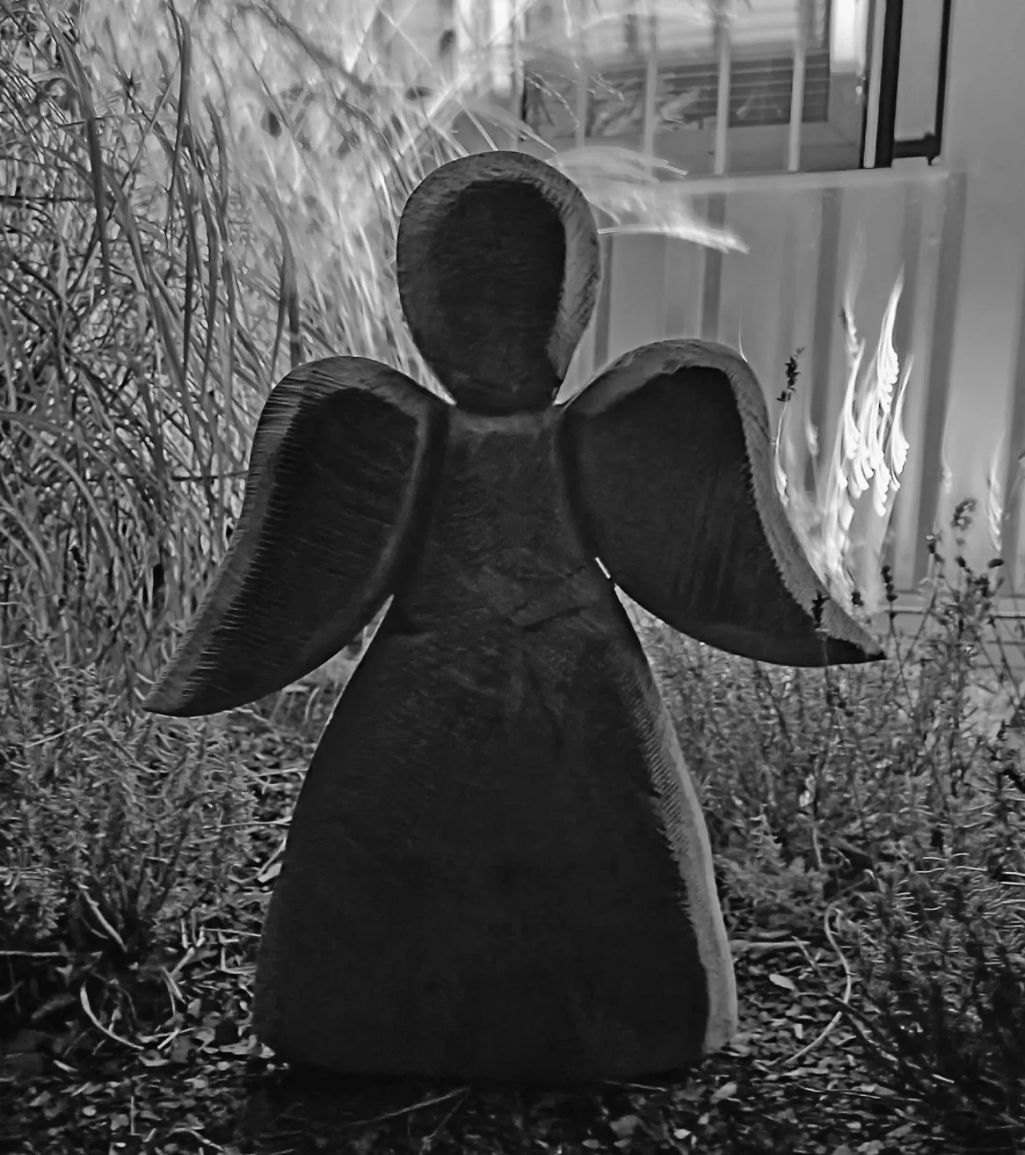 WMG Holz Engel Pappel H 32 cm + Gratiszugabe Stabkerze Elfenbein