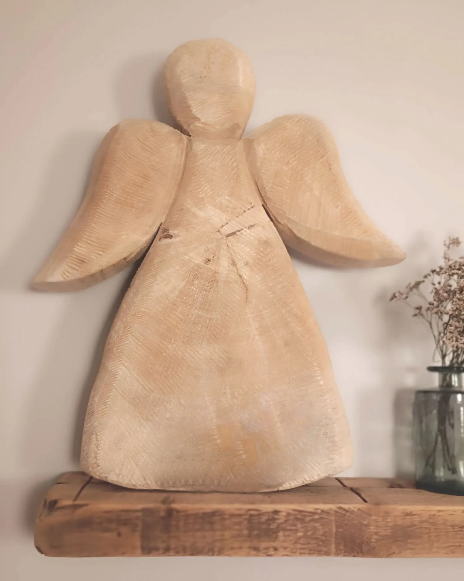 WMG Holz Engel Pappel H 32 cm + Gratiszugabe Stabkerze Elfenbein