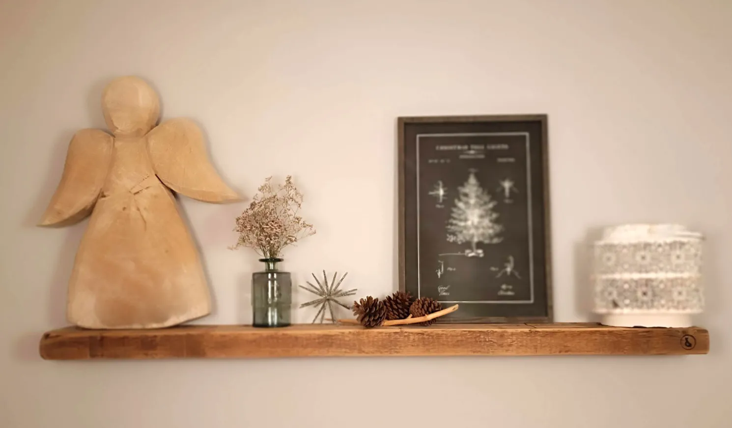 WMG Holz Engel Pappel H 32 cm + Gratiszugabe Stabkerze Elfenbein