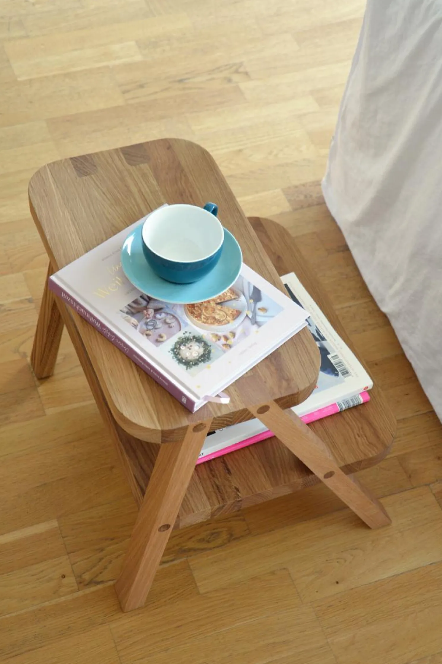 Jan Kurtz OLI Tritthocker Eiche