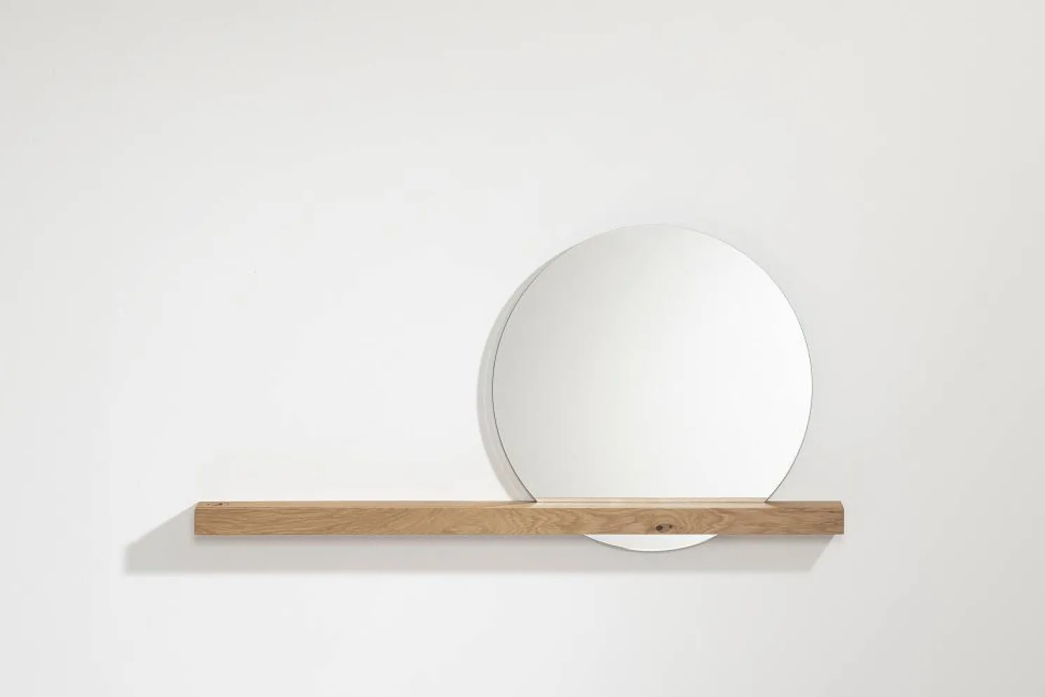 weld & co Wandspiegel mit Eichenholzleiste 100 × 7,5 × 4 cm, Spiegel Ø 50 cm rechts